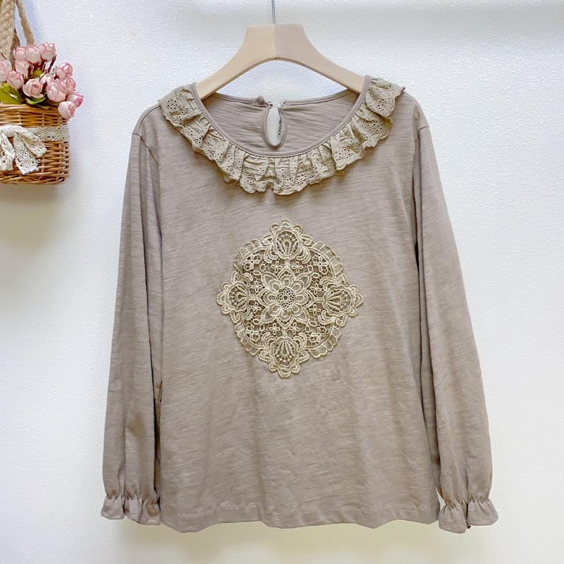 Loose Mori Girl Broderi T-shirt I Bomull