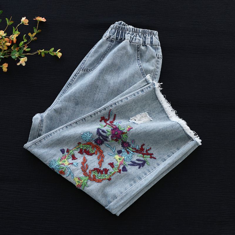 Sommarretro Blommiga Broderier I Bomullsjeans Med Vida Ben