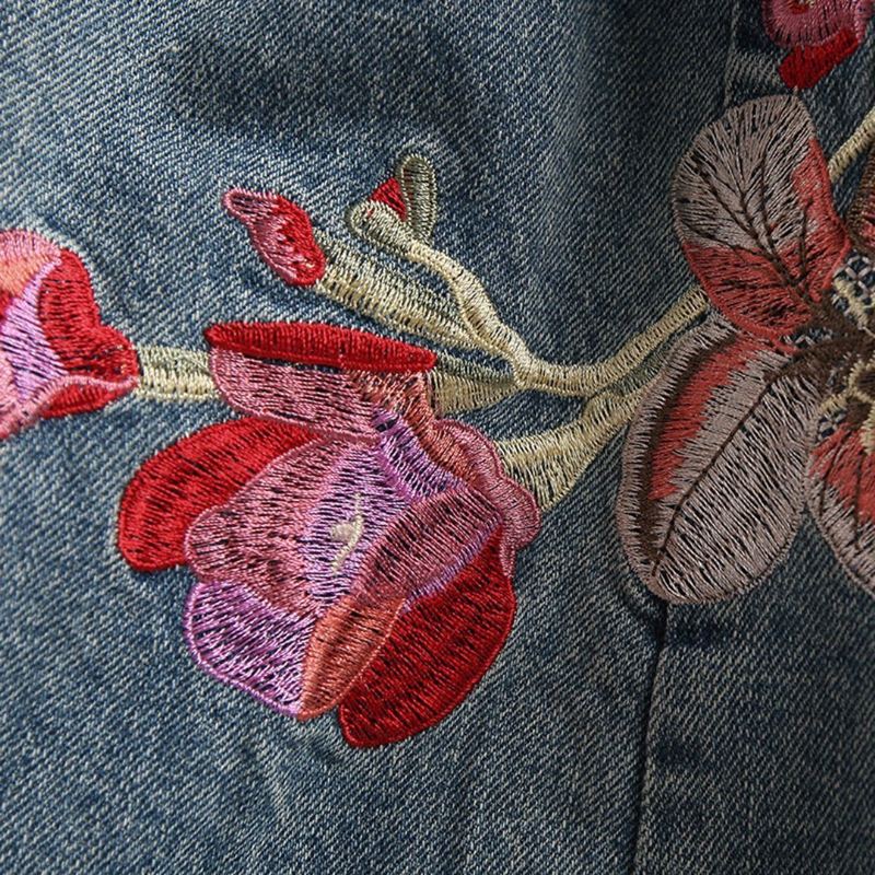 Blommor Broderade Jeans Med Breda Ben